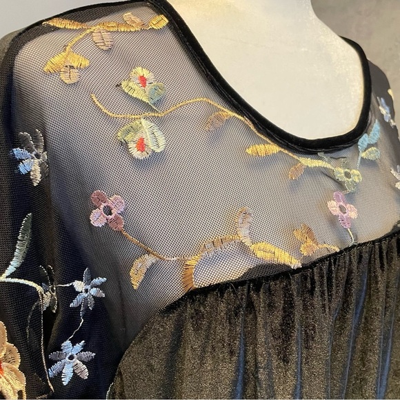 Blouse Sheer Shoulders Ruffled Trim Sleeves - Picture 7 of 8